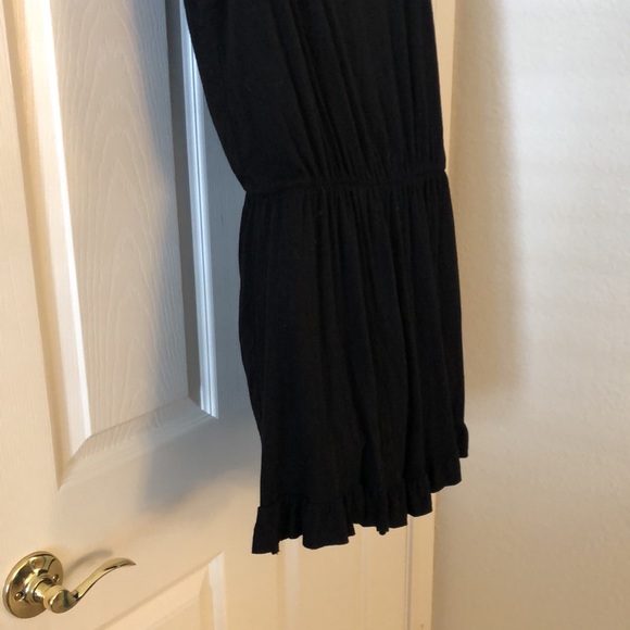 Black Flutter Sleeve Romper - Picture 11 of 15